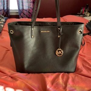 MK tote
